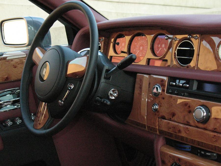  Rolls-Royce Phantom 2007 года  (фото 56 из 102)